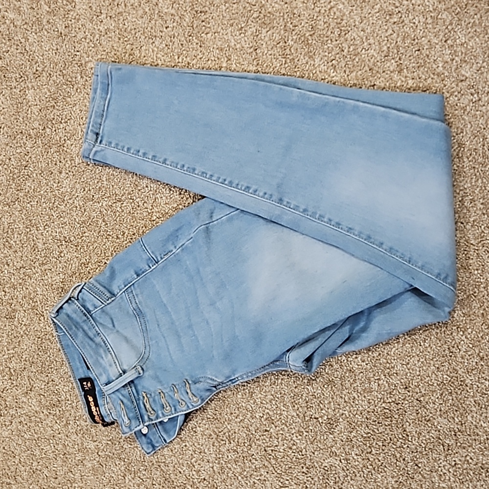 Dollhouse jeans size 3/4